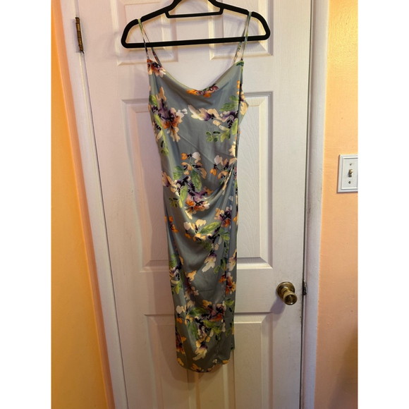re:named Dresses & Skirts - Women's re:named Floral Blue Dress Size S